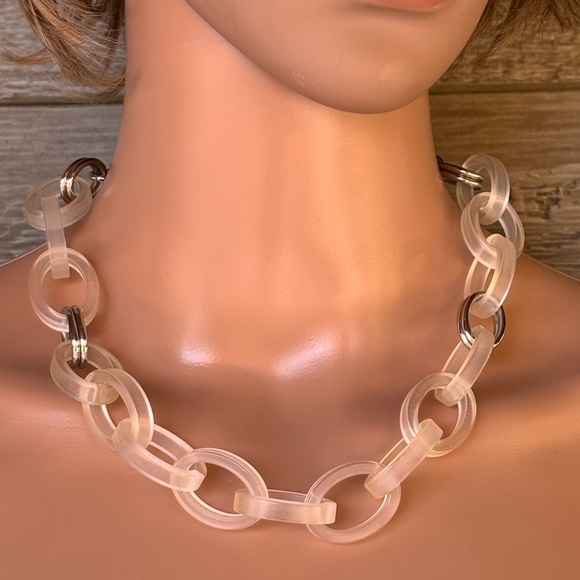 RJ Graziano Clear Frosted Chain Link Necklace. - Picture 4 of 11